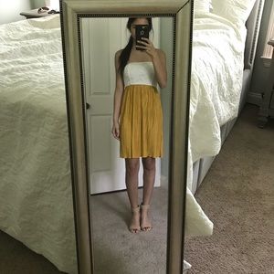 Beautiful Forever 21 strapless lace dress! 💕